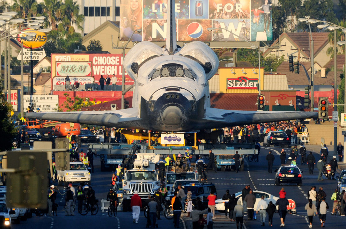 Há 9 anos o ônibus espacial Endeavour fazia a jornada final pelas ruas de Los Angeles