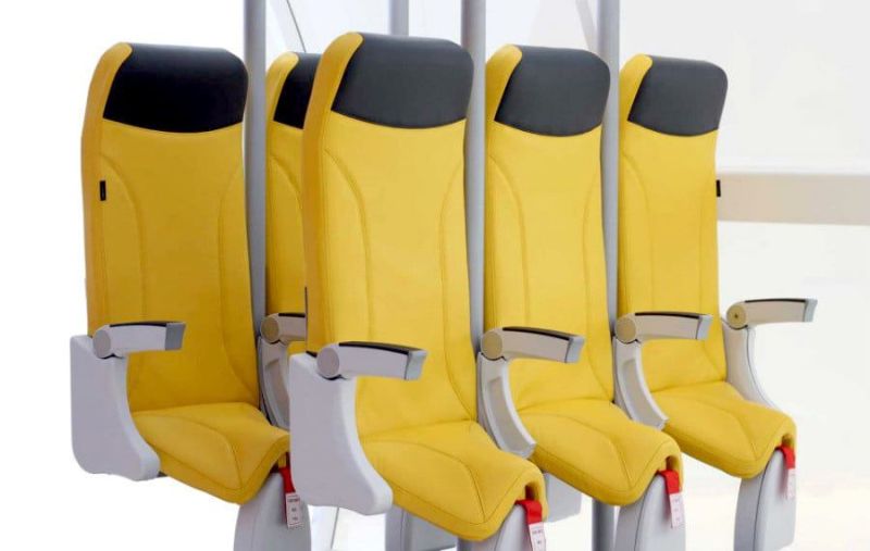 Estes novos assentos de avio tm to pouco espao que o passageiro praticamente voar de p