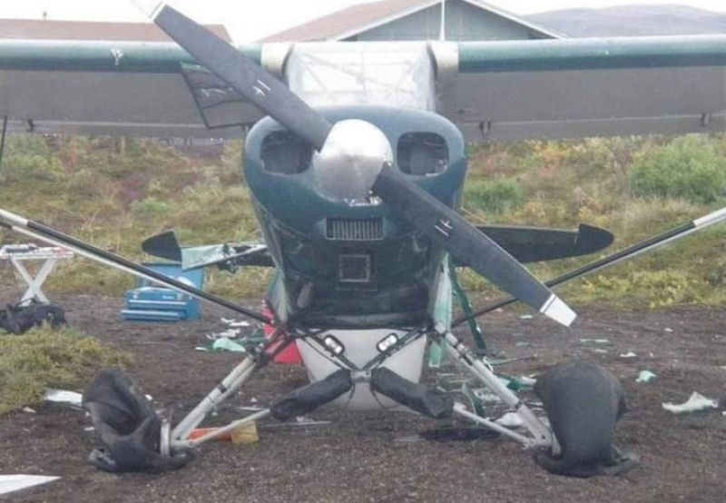 Consertar um avião usando fita adesiva não é algo tão louco como poderíamos imaginar