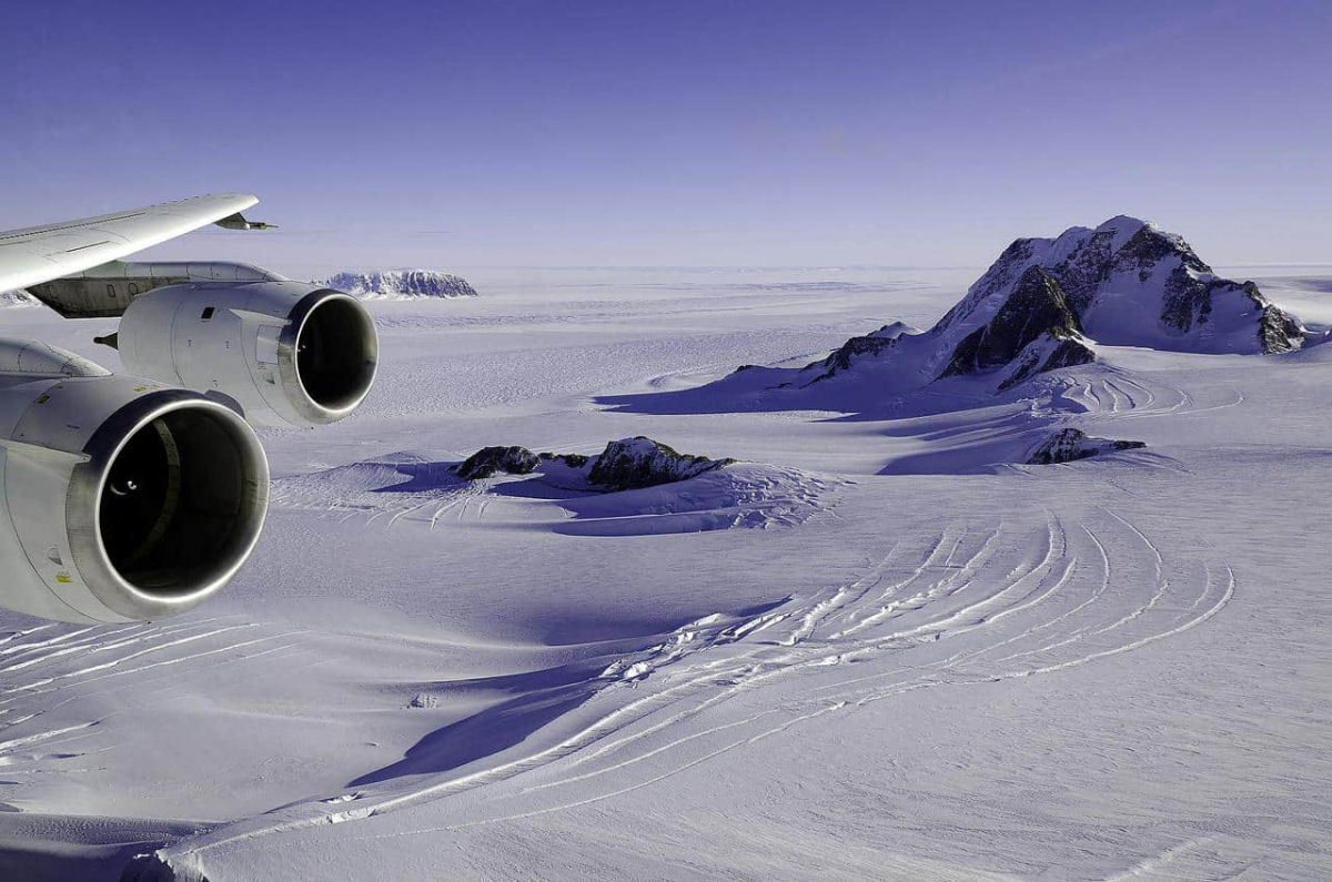 Por que os aviões não sobrevoam o Polo Sul?