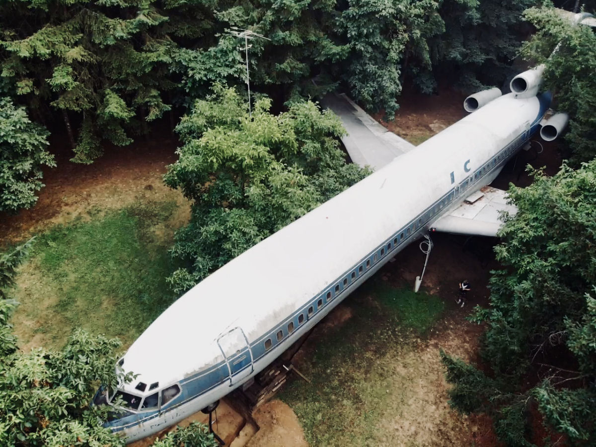 Americano mora em um avio que comprou por US$ 100 mil em 1999