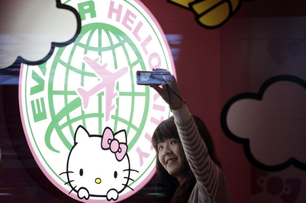 Empresa area taiwanesa lana linha Hello Kitty 06