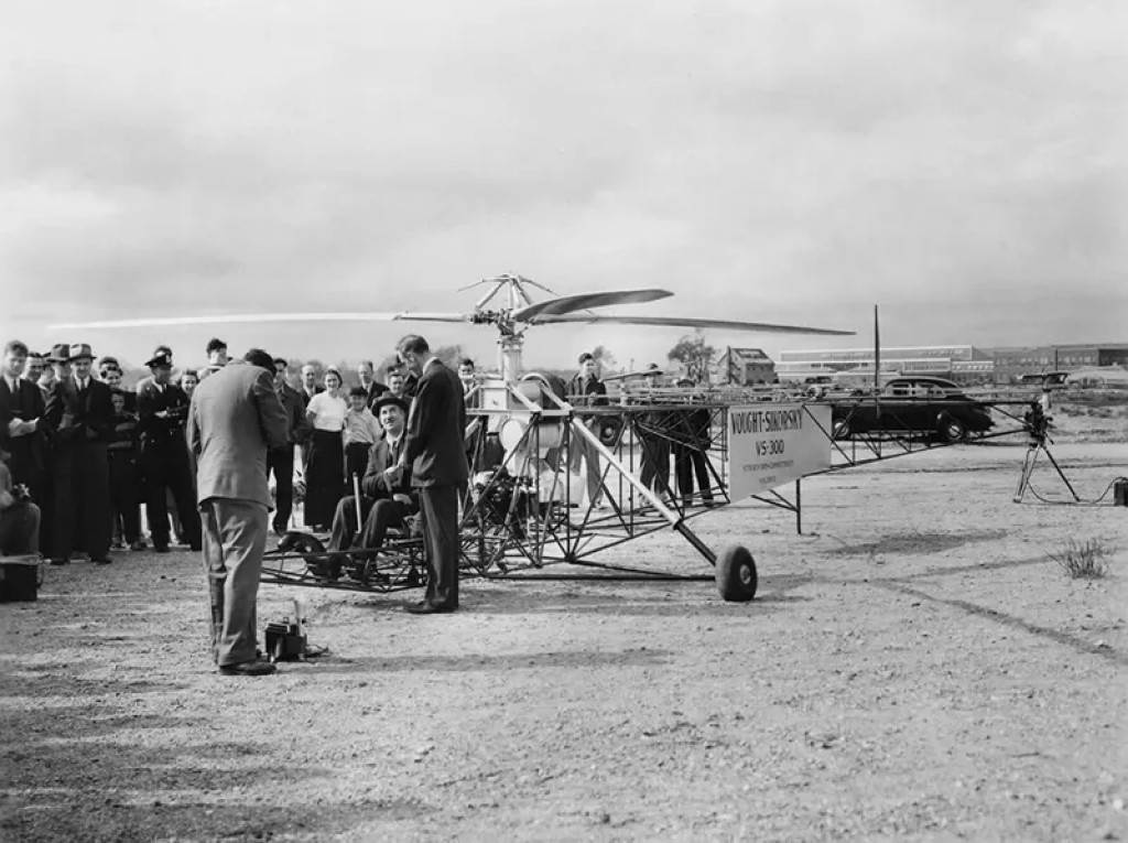 Vought-Sikorsky VS-300: fotos histricas do primeiro helicptero de sucesso do mundo