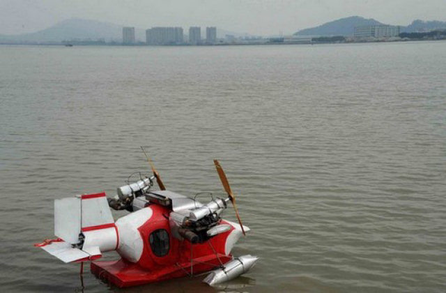 Chins construiu um hidroavio vendo projetos de revistas