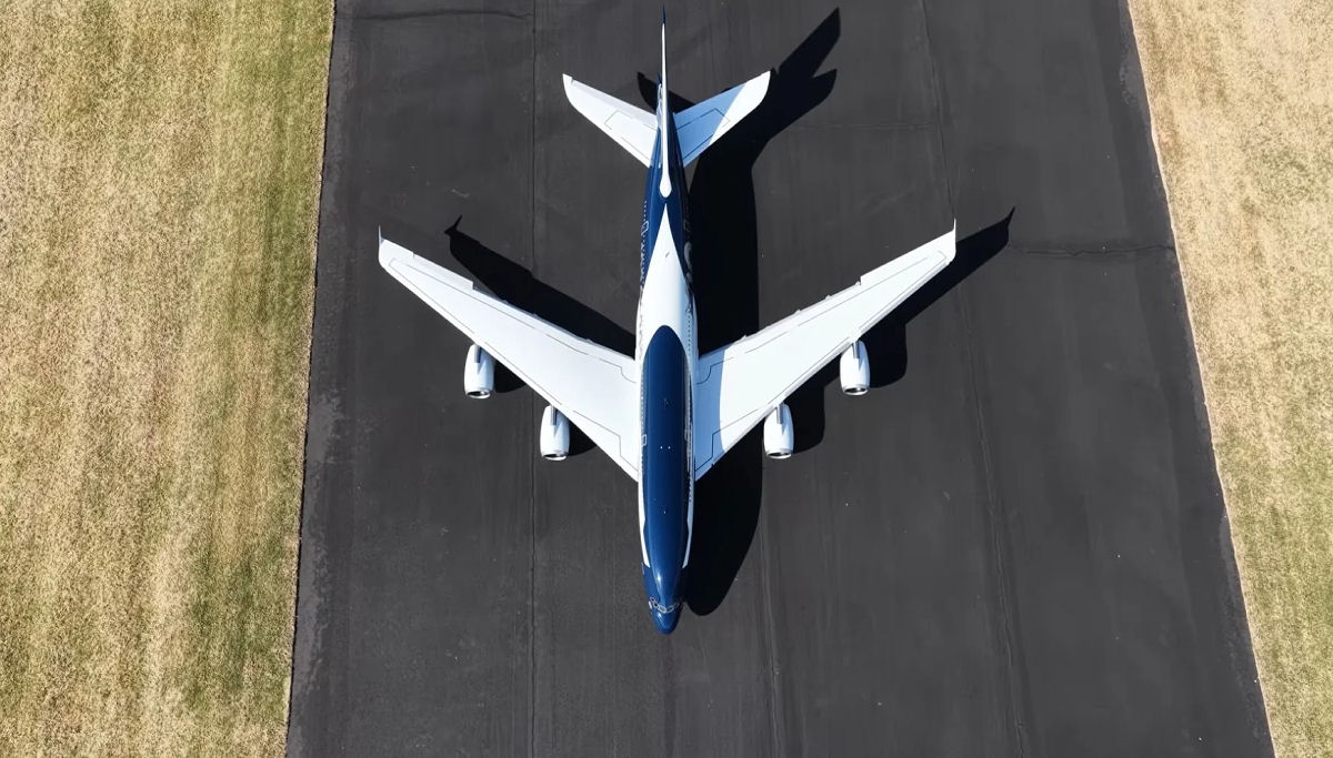 O maior Airbus A380 de controle remoto do mundo tem o tamanho de um Cessna de verdade