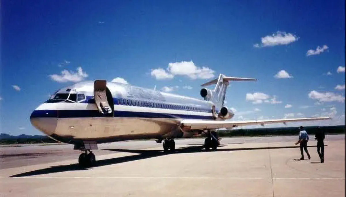 Em 2003, um Boeing 727 levantou voo sem autorização e tomou chá de sumiço