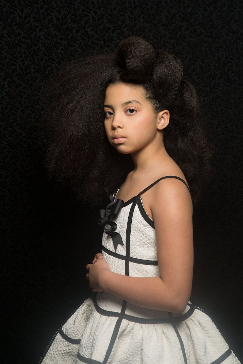 Retratos inspirados destacam a beleza do cabelo crespo para que outras garotas parem de escond-lo 18