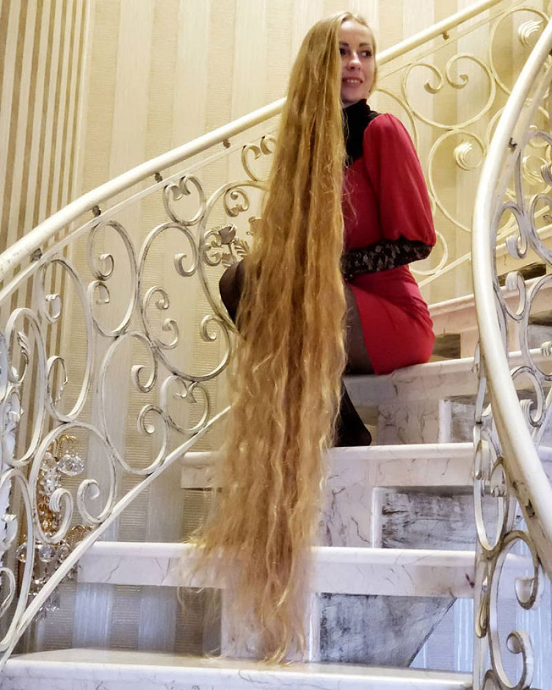 A ltima vez que esta russa cortou o cabelo ela tinha 5 anos, agora tem 34 e parece a Rapunzel da vida real 08