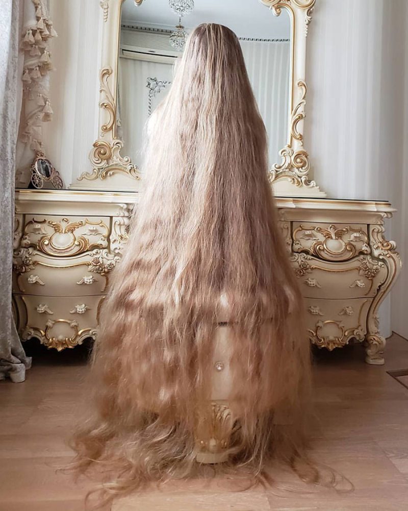 A ltima vez que esta russa cortou o cabelo ela tinha 5 anos, agora tem 34 e parece a Rapunzel da vida real 10