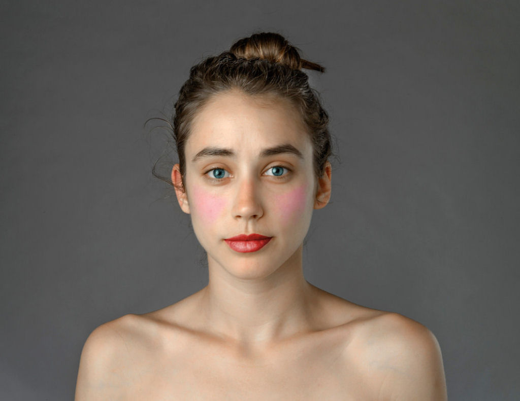 Jovem teve seu rosto fotochopado em mais de 25 países para examinar padrões globais de beleza 02