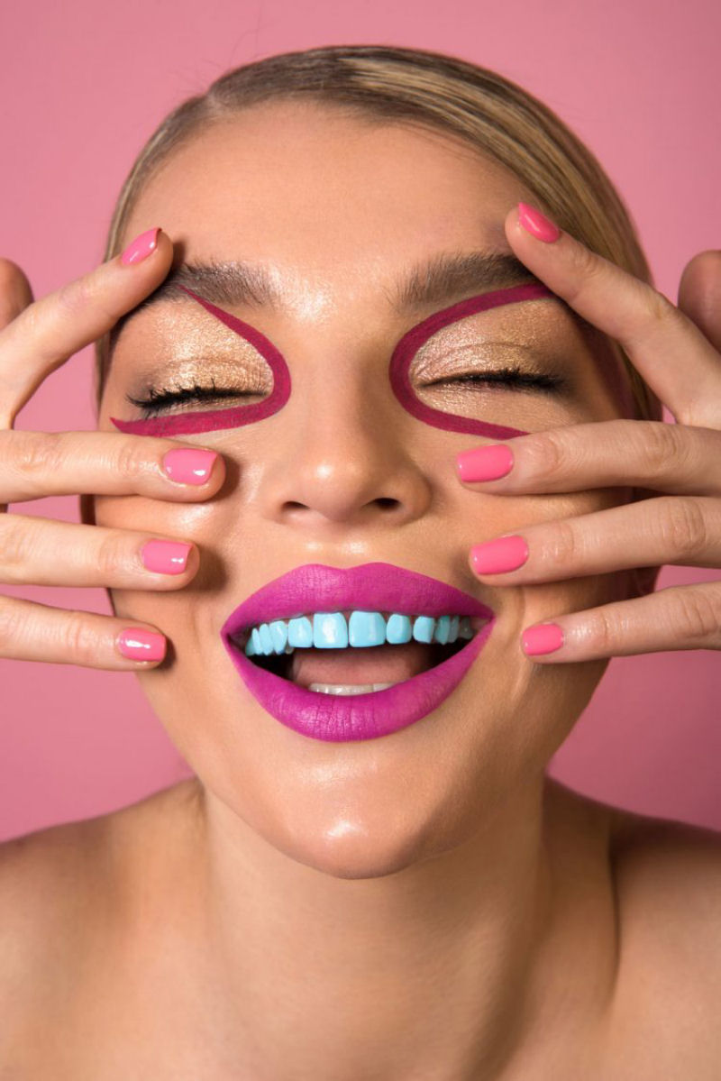 Nova tendência?: Empresa cria esmalte colorido para os dentes