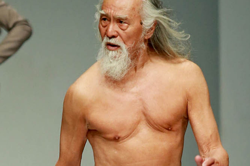 Deshun Wang, o modelo de 80 anos considerado o vov mais sarado do mundo 11