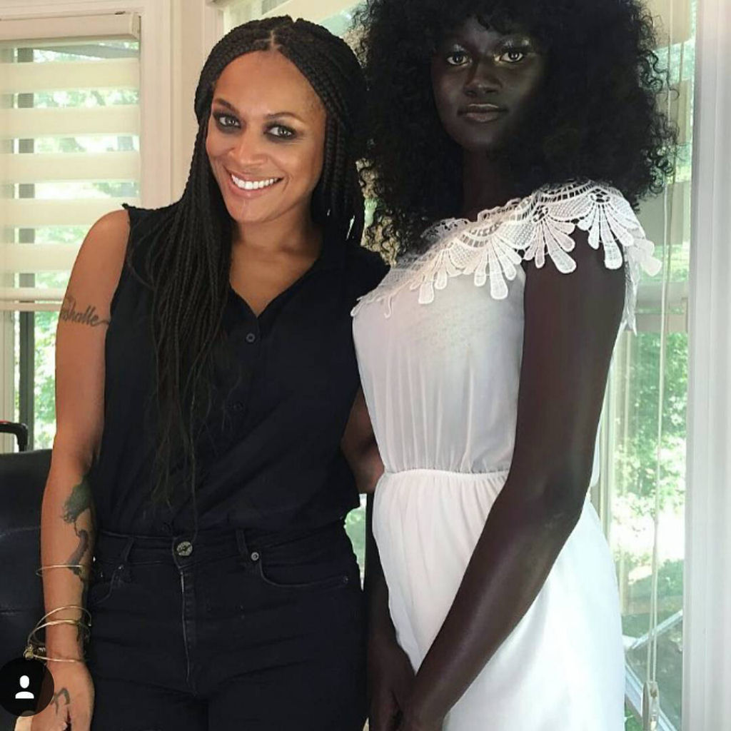 “Deusa da Melanina” senegalesa conquista a Internet com o seu tom de pele incrivelmente escuro 06