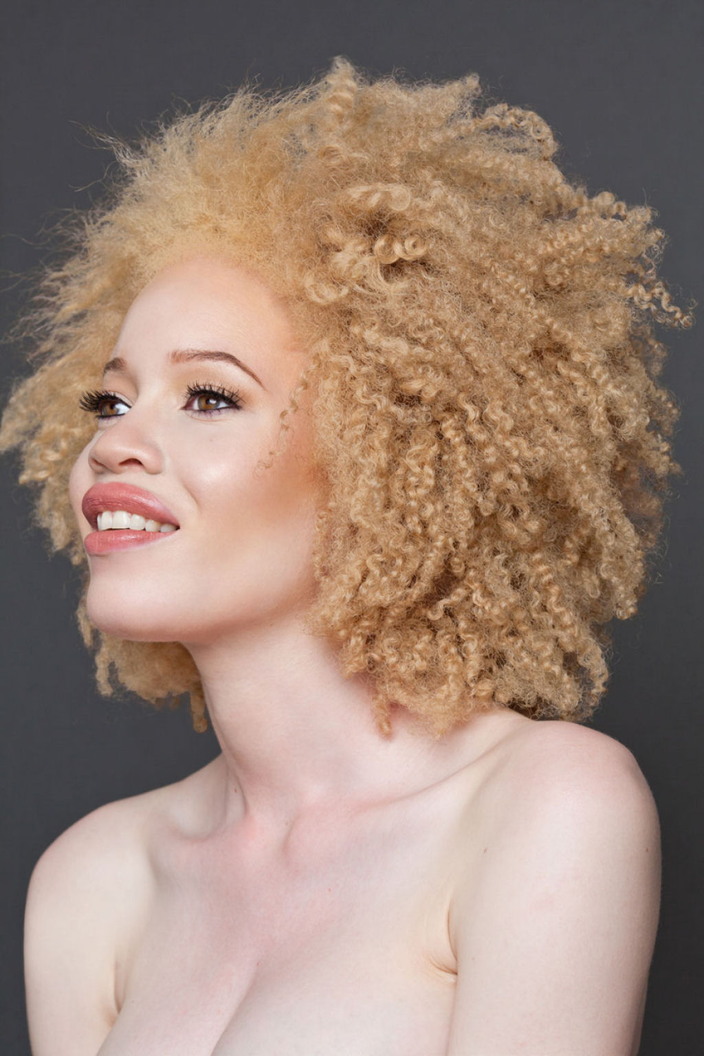 22 pessoas albinas que vo hipnotiz-lo com sua beleza de outro mundo 09