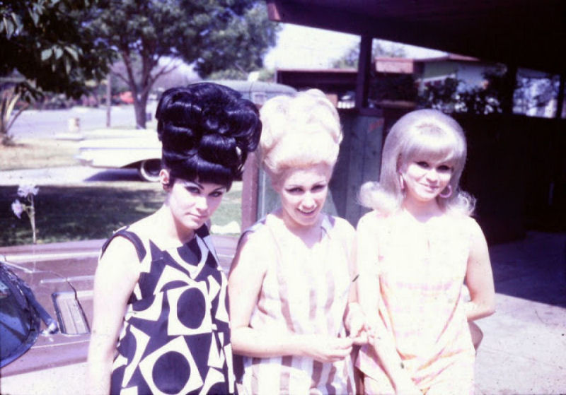 A moda do cabelo-capacete: o penteado que definiu os anos 1960 45