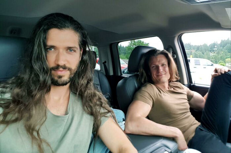 Estes caras desafiaram o estereótipo de homens com cabelo longo 23