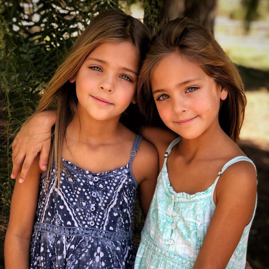 Conheça as irmãs consideradas as «gêmeas mais belas do mundo» 08