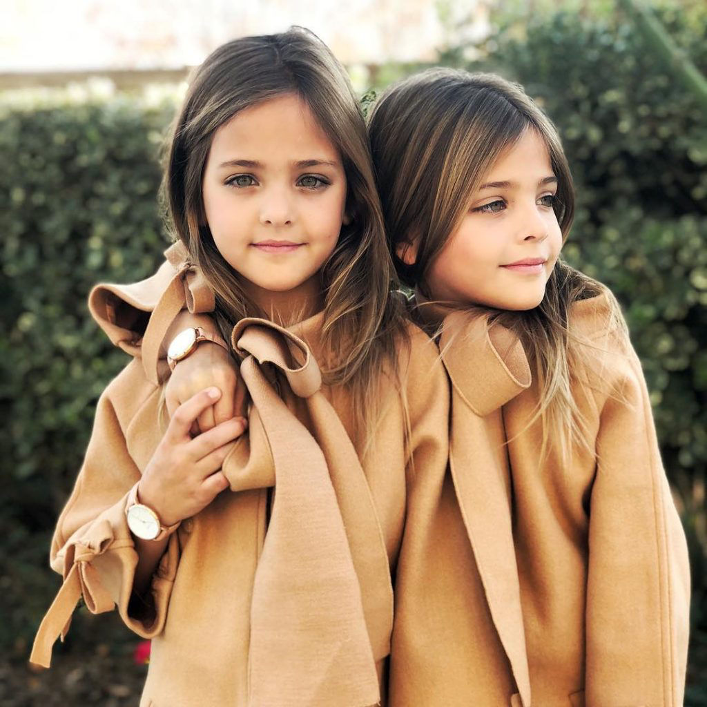Conheça as irmãs consideradas as «gêmeas mais belas do mundo» 10