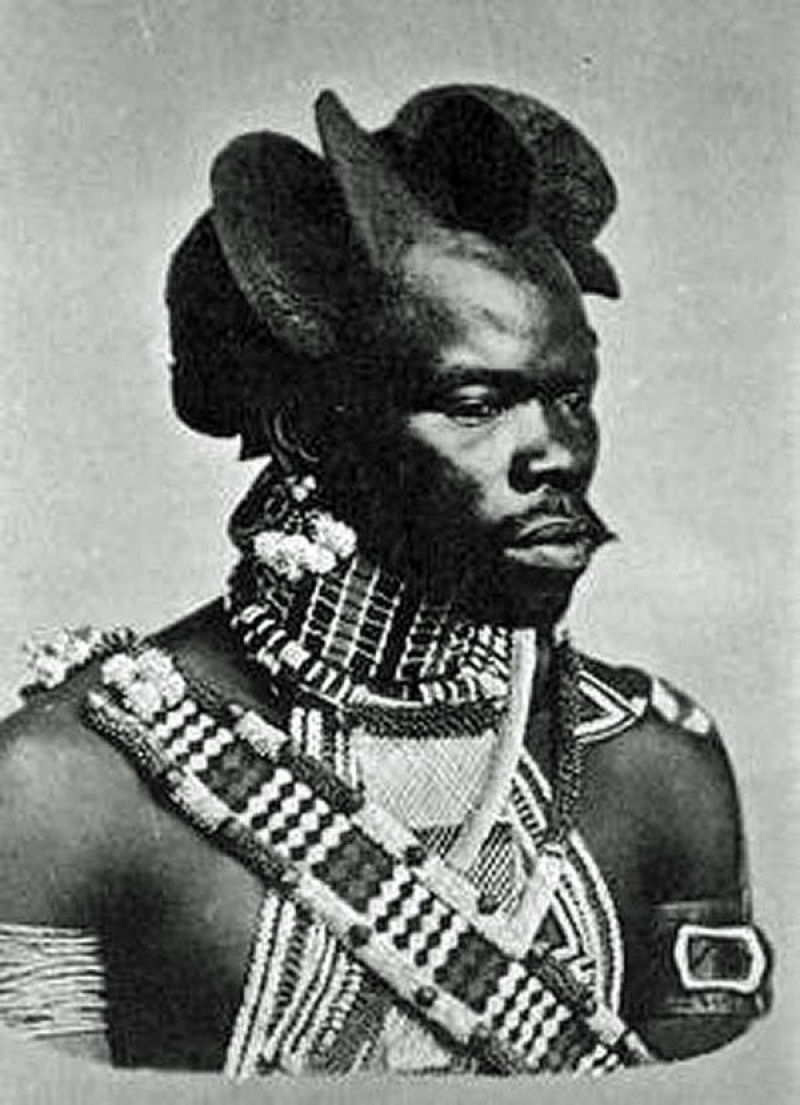 Fotos de quase 100 anos mostram o amasunzu, um penteado único dos ruandeses 05
