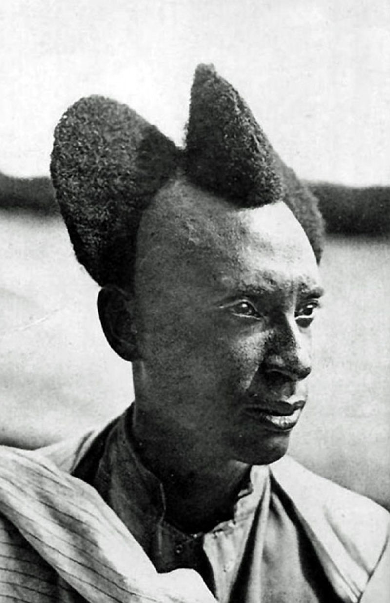 Fotos de quase 100 anos mostram o amasunzu, um penteado único dos ruandeses 08