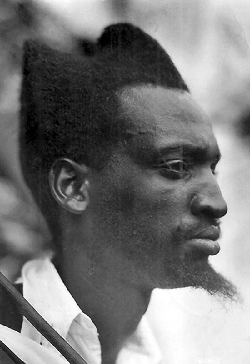 Fotos de quase 100 anos mostram o amasunzu, um penteado único dos ruandeses 11
