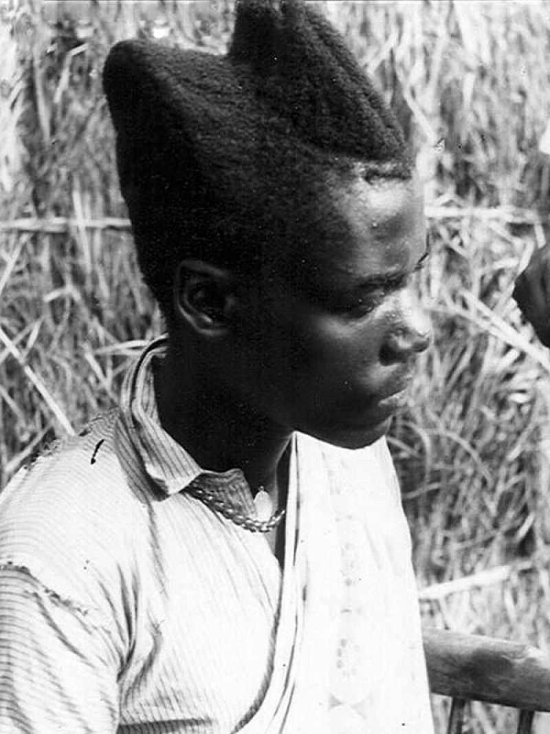 Fotos de quase 100 anos mostram o amasunzu, um penteado único dos ruandeses 15