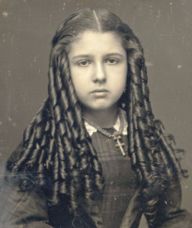 Fotos antigas mostram o espetáculo dos penteados femininos vitorianos 31