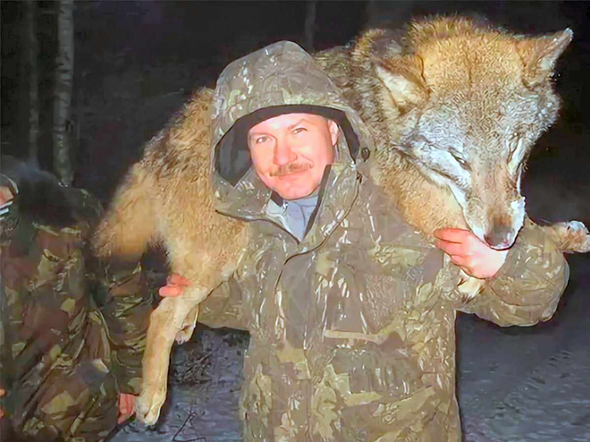 Moradores abatem um lobo gigante que aterrorizava vila remota na Rssia