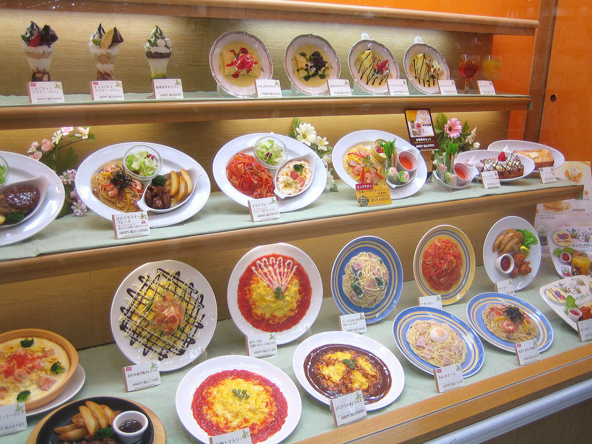 A arte japonesa de replicao de alimentos nasceu com a necessidade de economizar custos