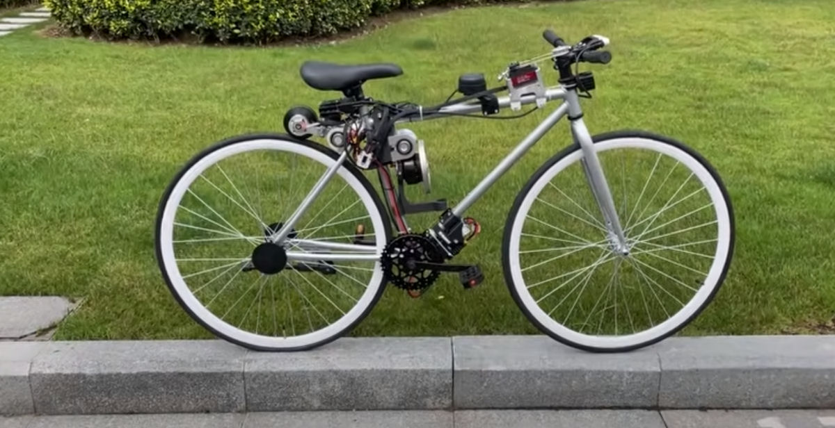 Bicicleta eltrica mantm o equilbrio de forma completamente autnoma