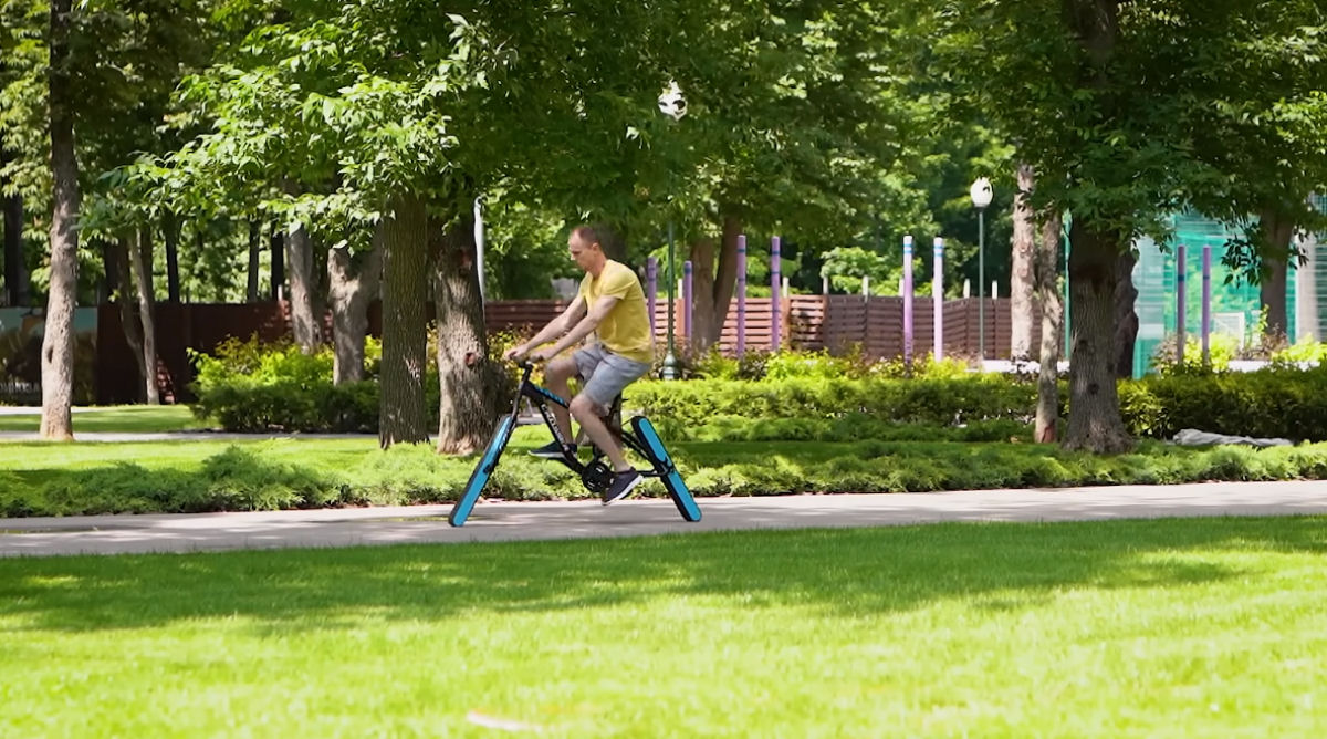 Youtuber cria bicicleta inventiva sem rodas