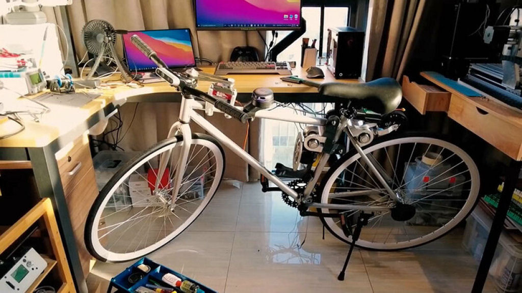 Engenheiro constri bike autnoma de auto-equilbrio nas horas vagas