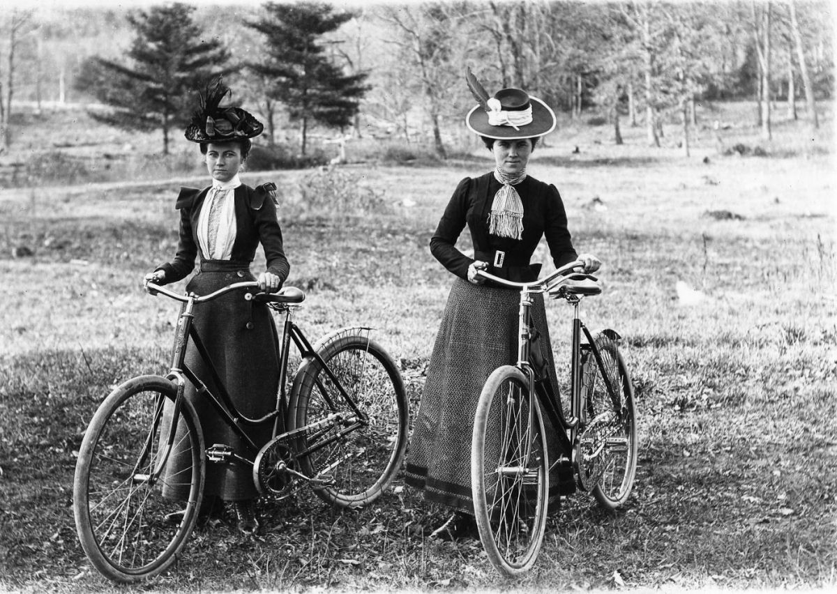 'Cara de bicicleta': a enfermidade do século 19 para afastar as mulheres do ciclismo
