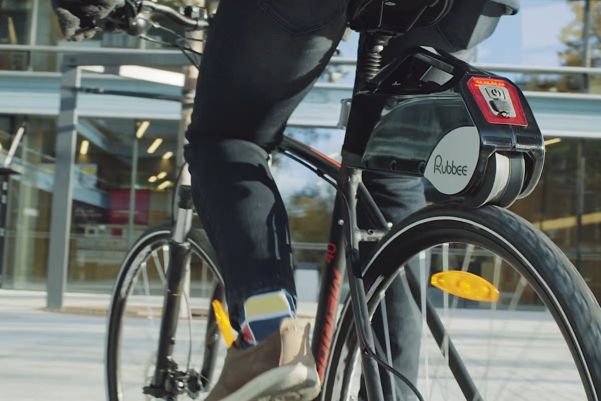 Kit simples permite converter sua bicicleta normal em uma e-bike em minutos