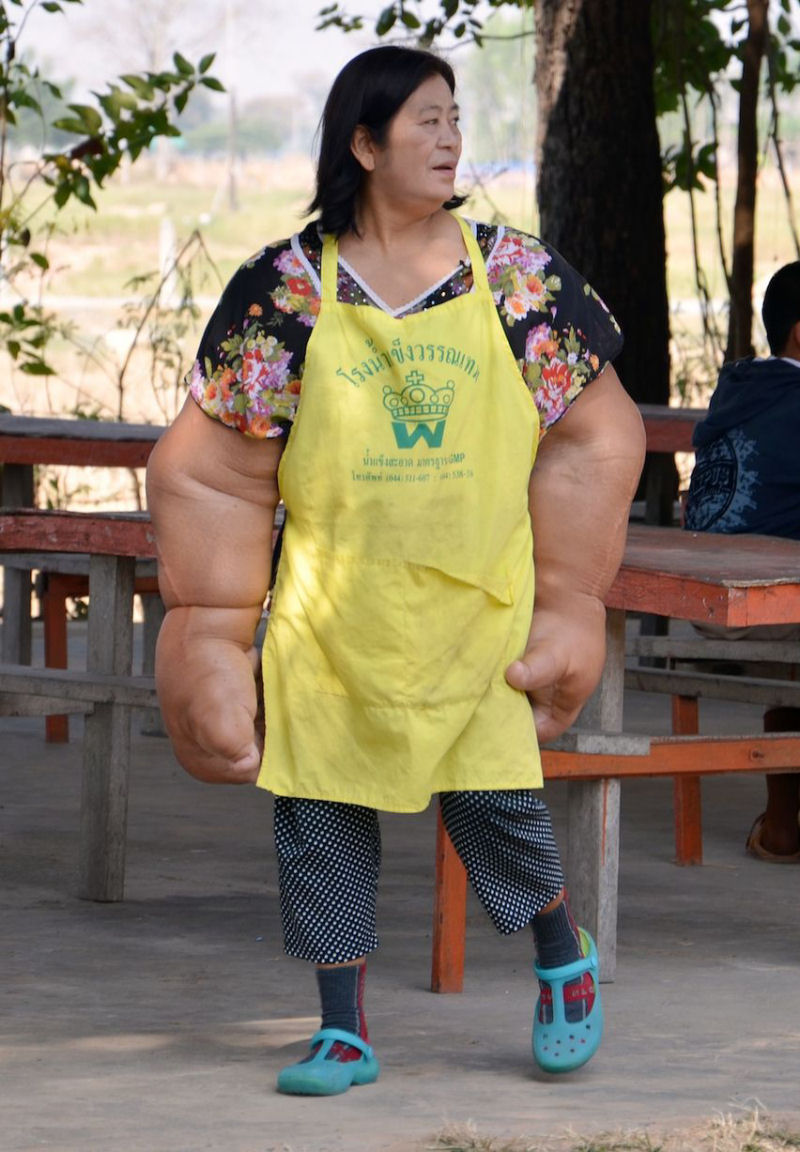 Conheça Duangjay Samaksamam, a mulher que tem os maiores braços do mundo 10