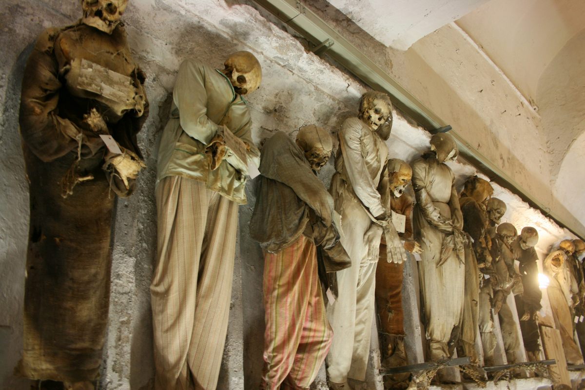 As bizarras catacumbas do Mosteiro dos Capuchinhos, na Itlia