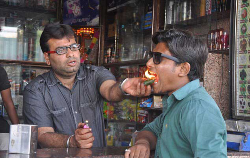 Paan de fogo, o lanche mais quente de rua  indiano