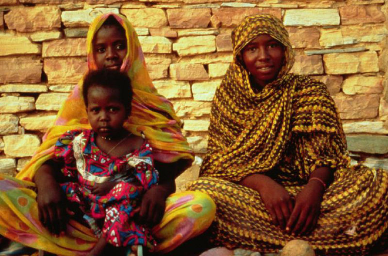 Os spas de engorda da Mauritnia onde garotas so foradas a comer em nome da beleza
