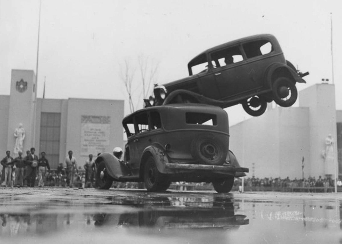 Fotografias surpreendentes de temerários automotivos das décadas de 1940 e 1950 01
