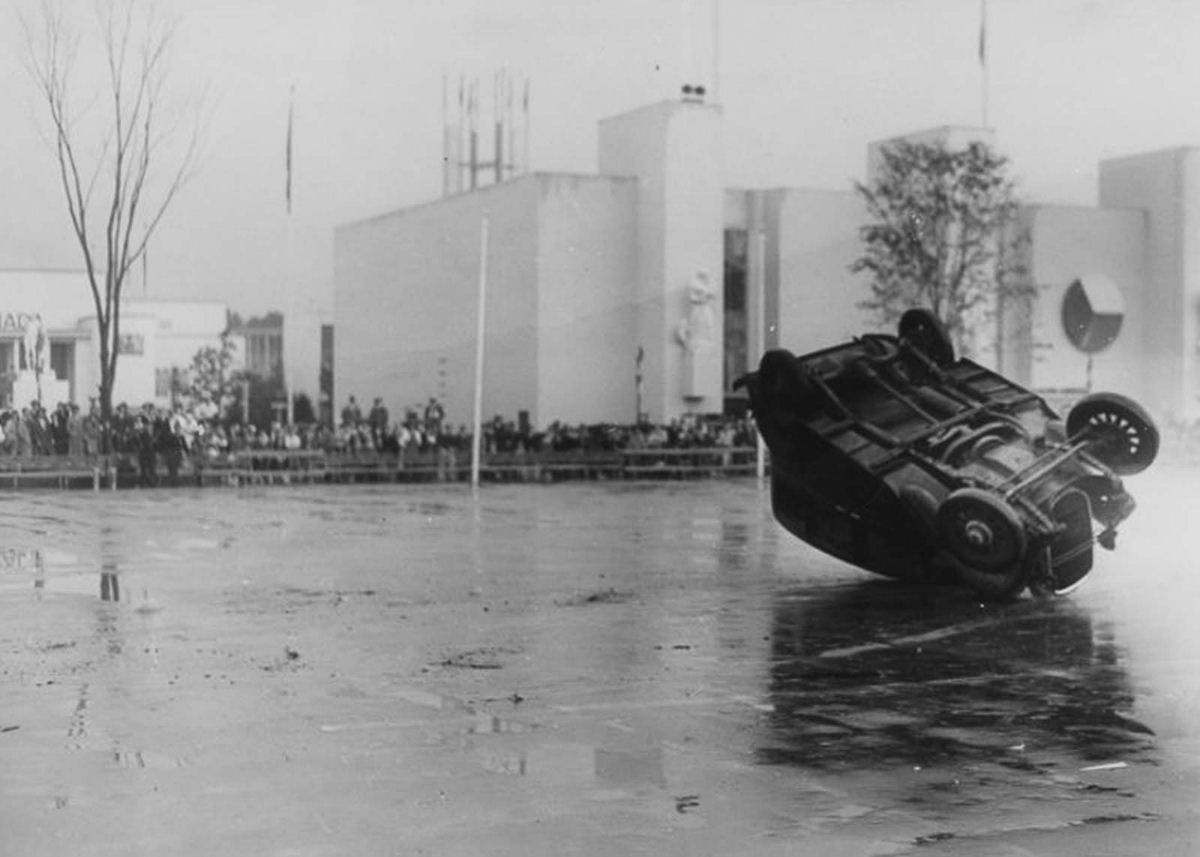 Fotografias surpreendentes de temerários automotivos das décadas de 1940 e 1950 04