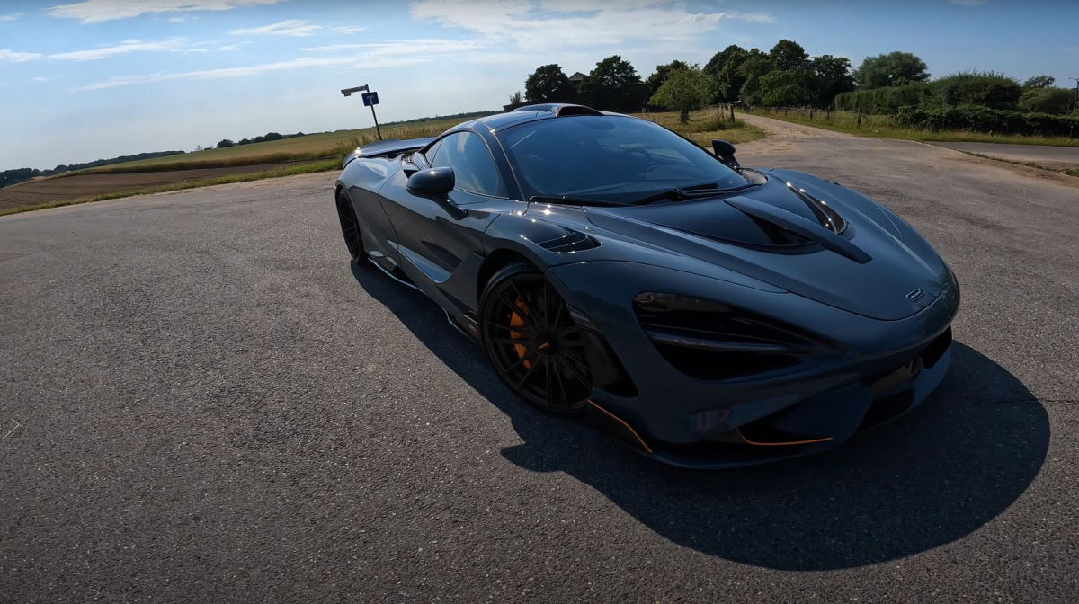 Youtuber ultrapassa limite de velocidade do McLaren 765 LT ao atingir 340 km/h