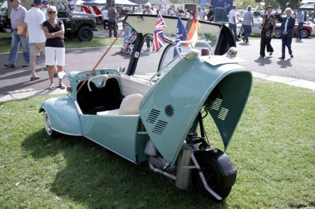 Aps a Segunda Guerra fabricante de avies teve que produzir o microcarro Messerschmitt KR175 06