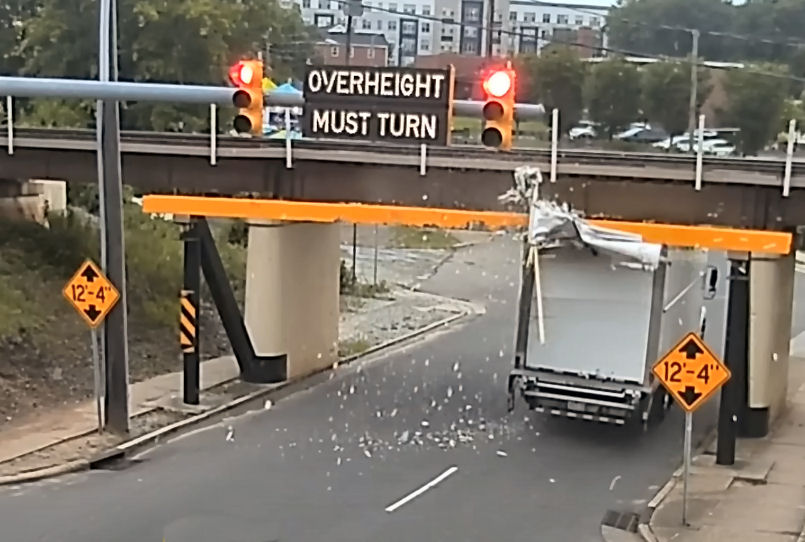 A ponte 'abridora de latas' ataca novamente