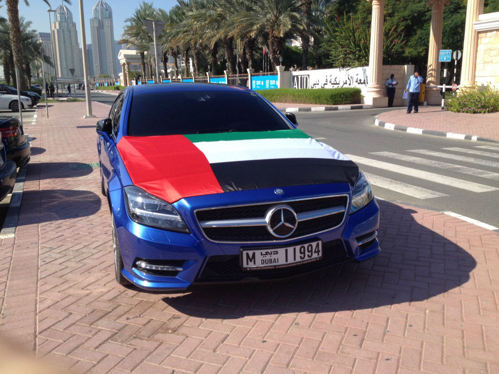 Estacionamento de universidade em Dubai se assemelha a uma exposio de carros de luxo 44