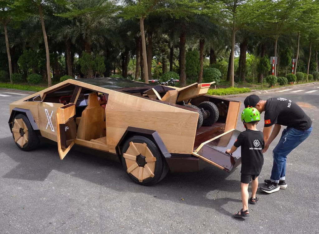 Arteso construiu um cibertruck Tesla de madeira totalmente funcional em apenas 100 dias
