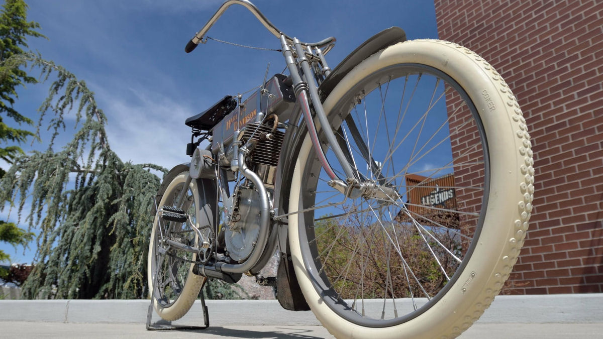 Rara Harley-Davidson 1908 se torna a moto mais cara vendida em leilo