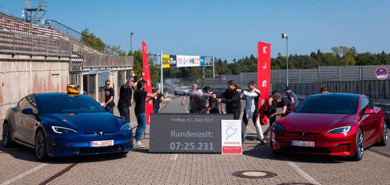 Tesla Model S Plaid com novo Track Pack estabelece um recorde em Nrburgring
