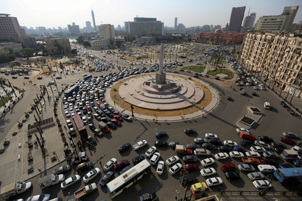 O catico trnsito urbano da cidade do Cairo
