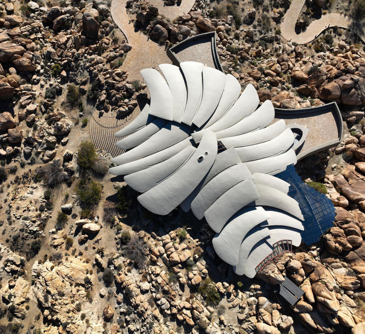 Dentro de uma manso no deserto que parece um fssil trilobita