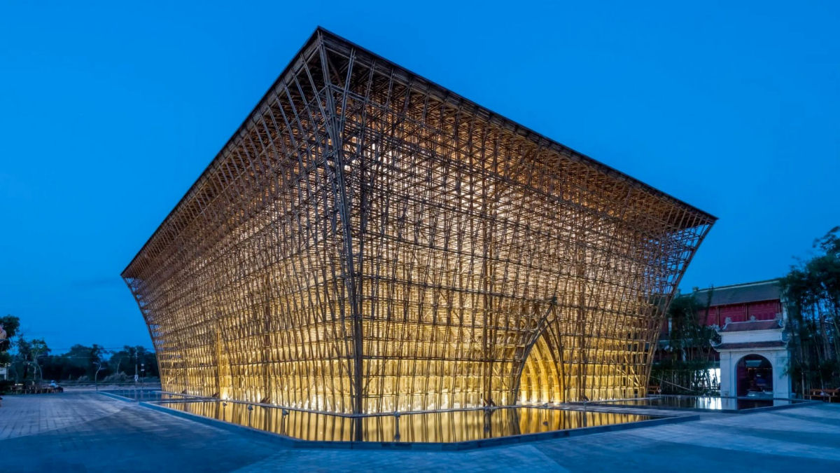 Centro de boas-vindas iluminado no Vietnã foi construído com 42.000 colmos de bambu 01